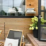 Sail To The Cabin And Enjoy Great Design Semesterbostad